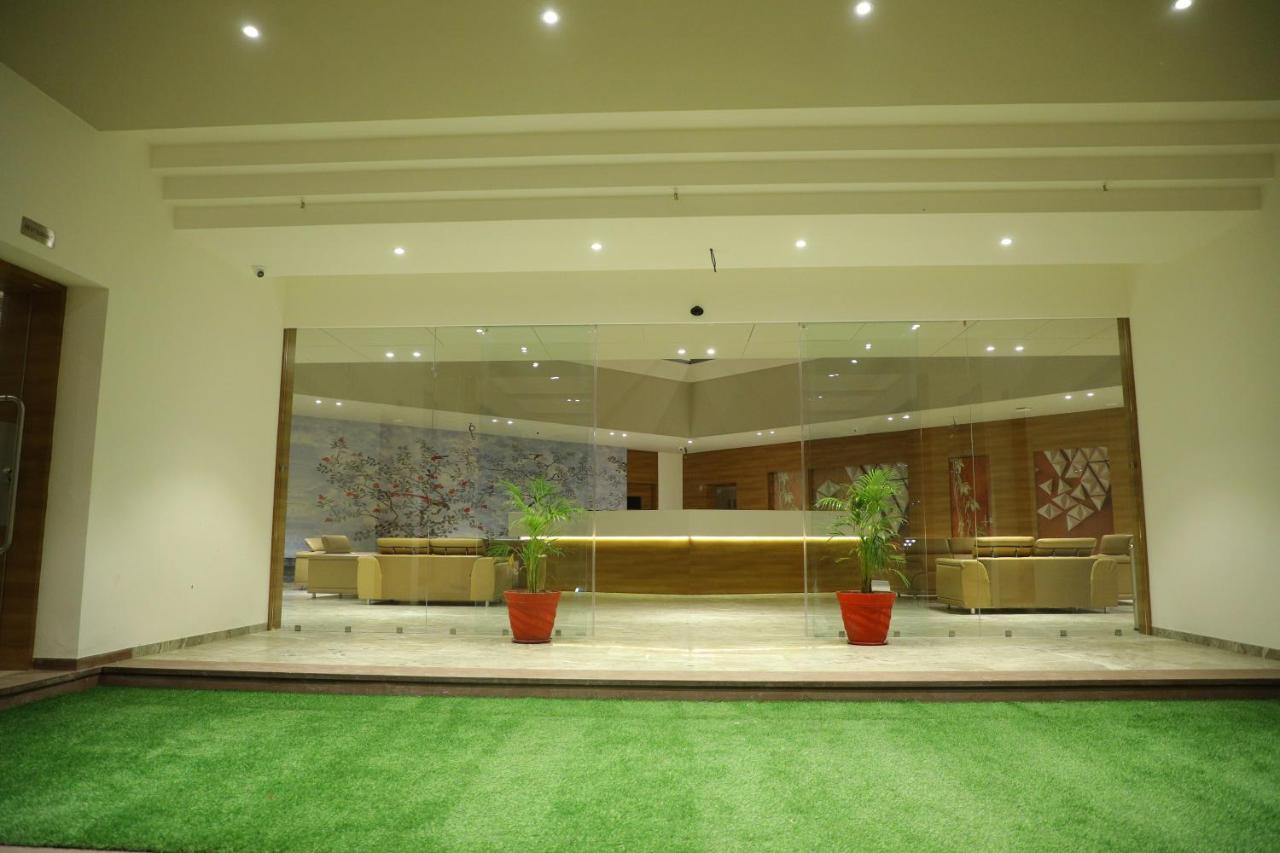 Vits The Somnath Gateway Hotel Buitenkant foto